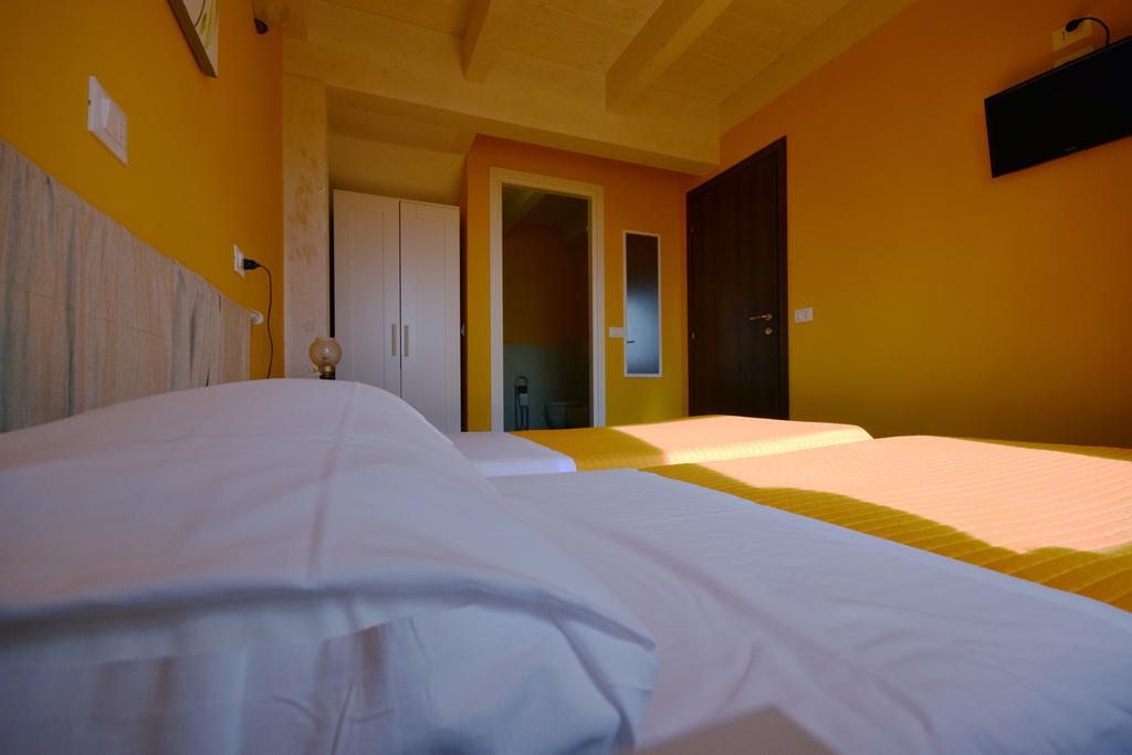 Agriturismo Al Rifugio Divino Belvedere Ostrense Eksteriør bilde